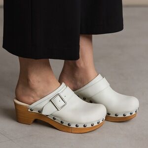 NEW Free People leather clogs